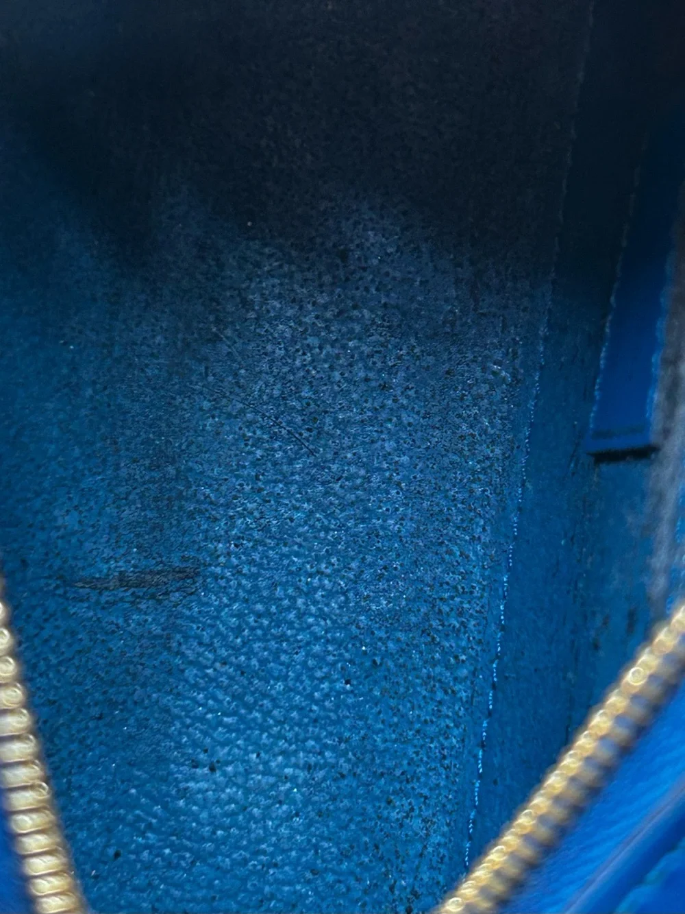 Louis Vuitton compact louis